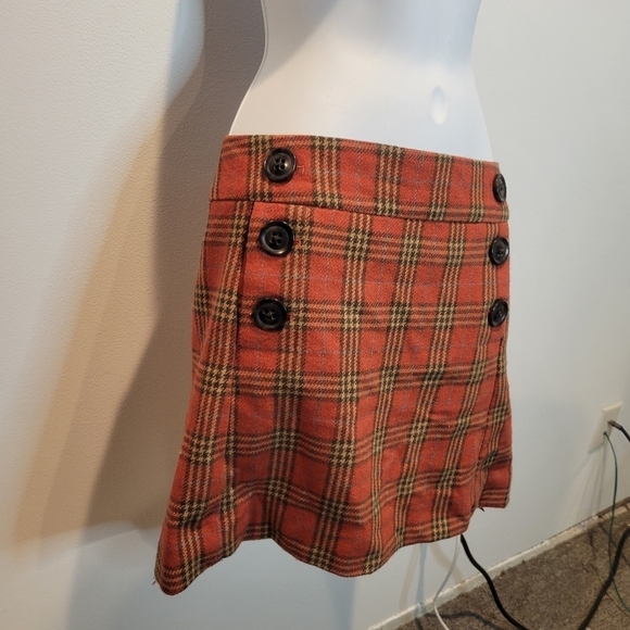 Gap size 4 wool blend orange plaid academia skirt w/buttons - Picture 2 of 6